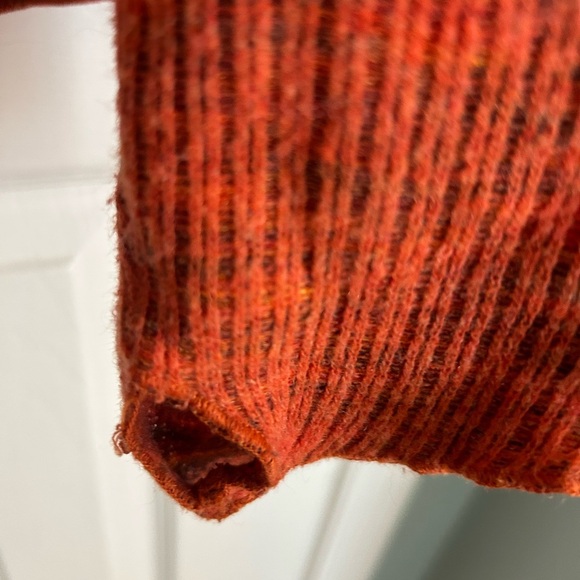 Mountain Hardwear Wool Sweater Knit Orange V-Neck Outdoors - Picture 3 of 4